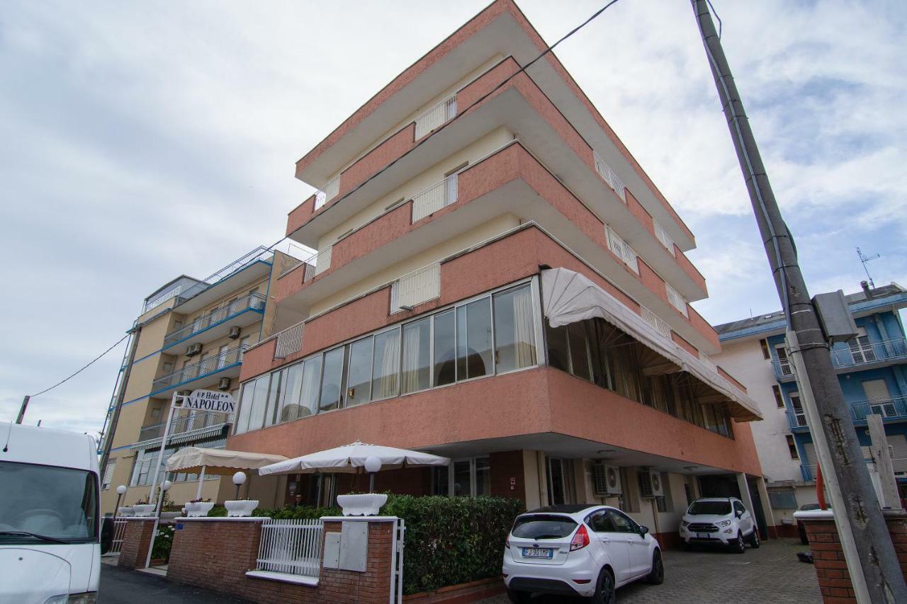 Hotel Napoleon Riccione Exterior foto